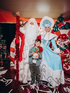 Ded Moroz & Snegurochka