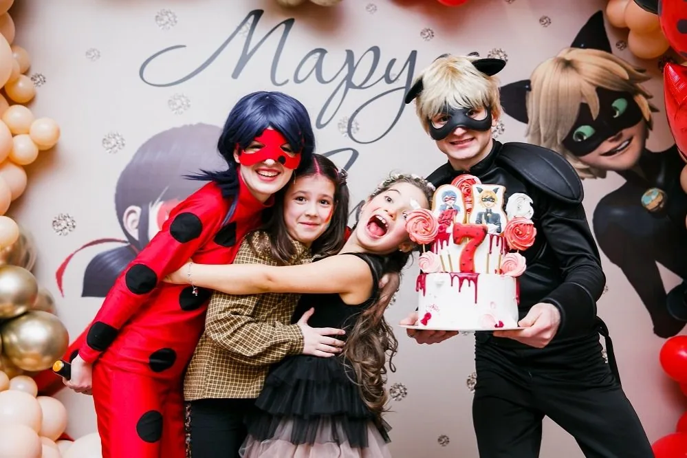 Lady and Wonder Cat — birthday party with Hello Party entertainers