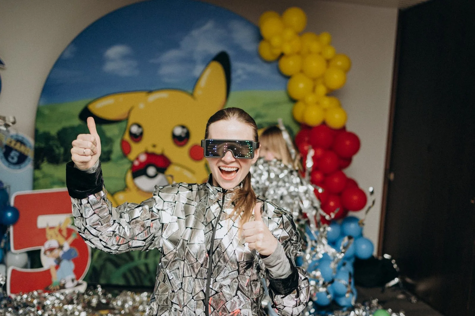 Silver Show — for kids’ parties by Hello Party