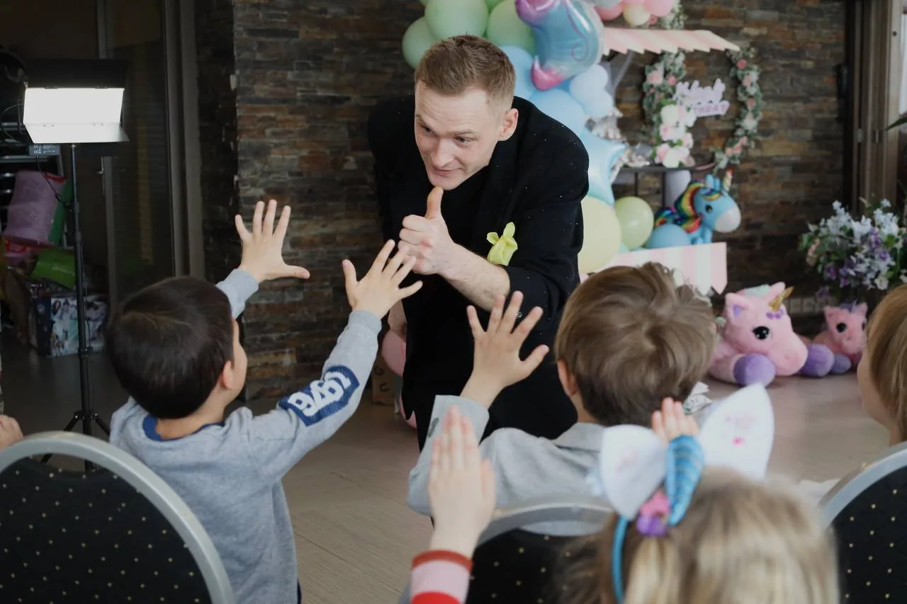 Magic Show — for kids’ parties by Hello Party